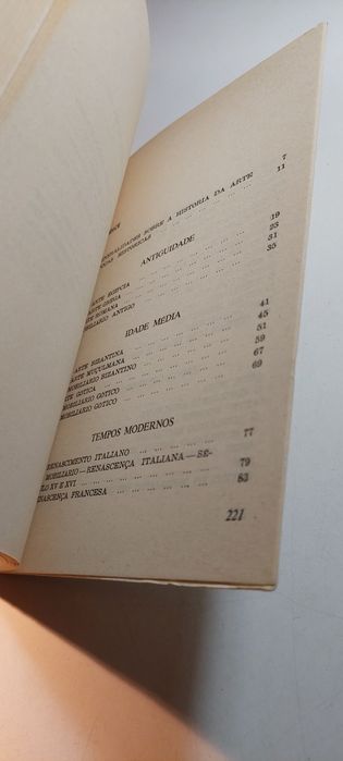 Estilos de Mobiliário - A. Aussel