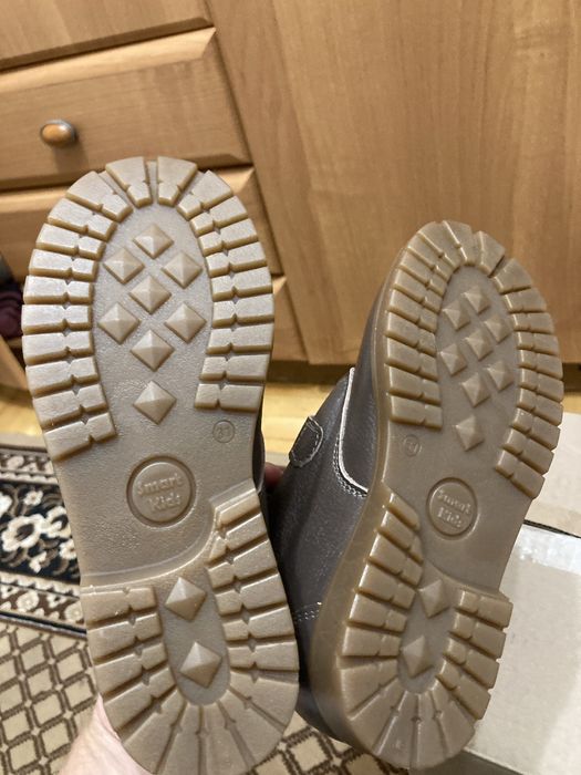 Продам зимние ботинки на мальчика