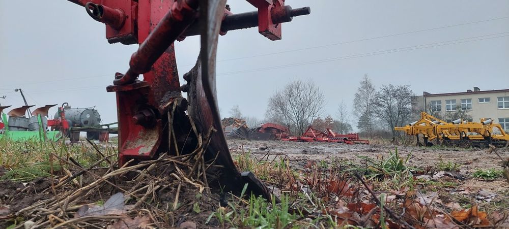 Pług 4-skibowy UNIA