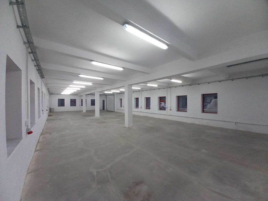 Wynajmę hale 240 m2 + pom. socjalne, biurowe, plac Ustroń Hermanice