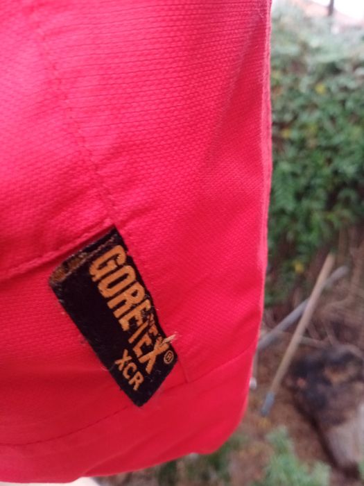 Kurtka ocieplana Gore-Tex z kapturem