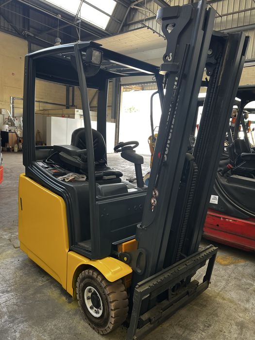 Empilhador  Eletrico Triplex