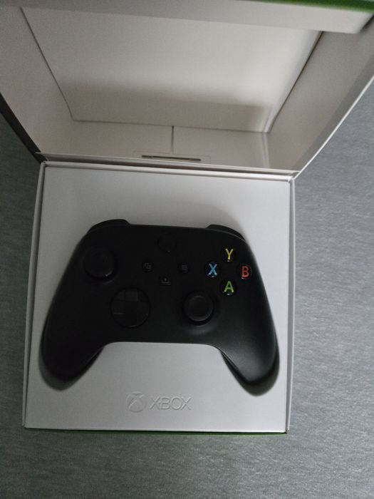 Pad Xbox Wireless Controller Carbon Black (Stan idealny + Pełen komplet)