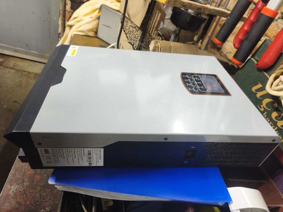 Гібридний інвертор потужністю 5.5 кВ