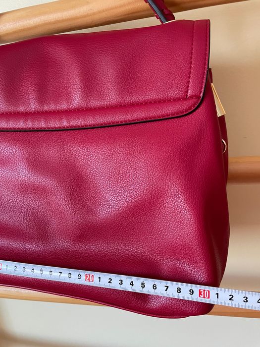 Mala Samsonite senhora vermelho de mão e tiracolo