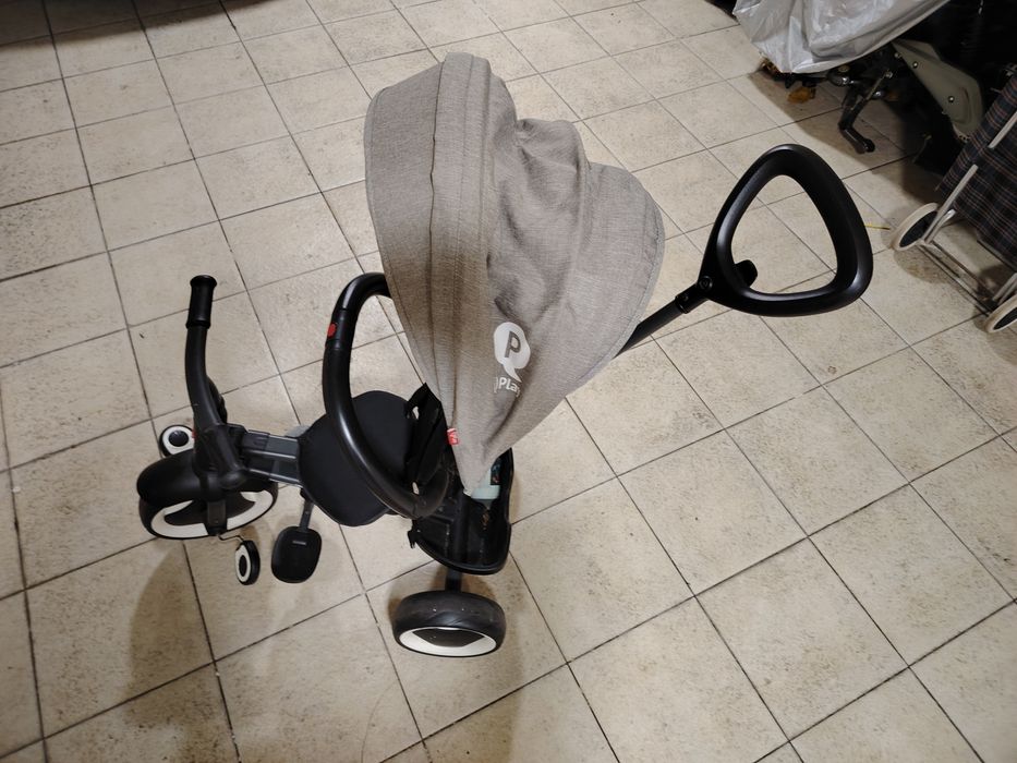 Triciclo de criança usado mas como novo