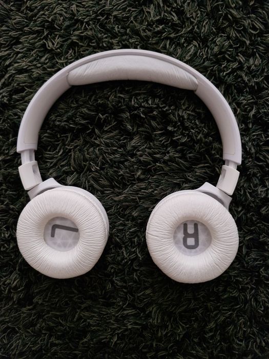 Auscultadores Bluetooth JBL Tune 520BT Brancos