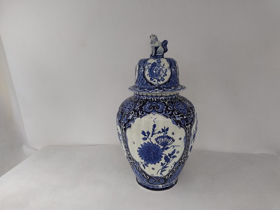 Wazon Delft. Amfora.