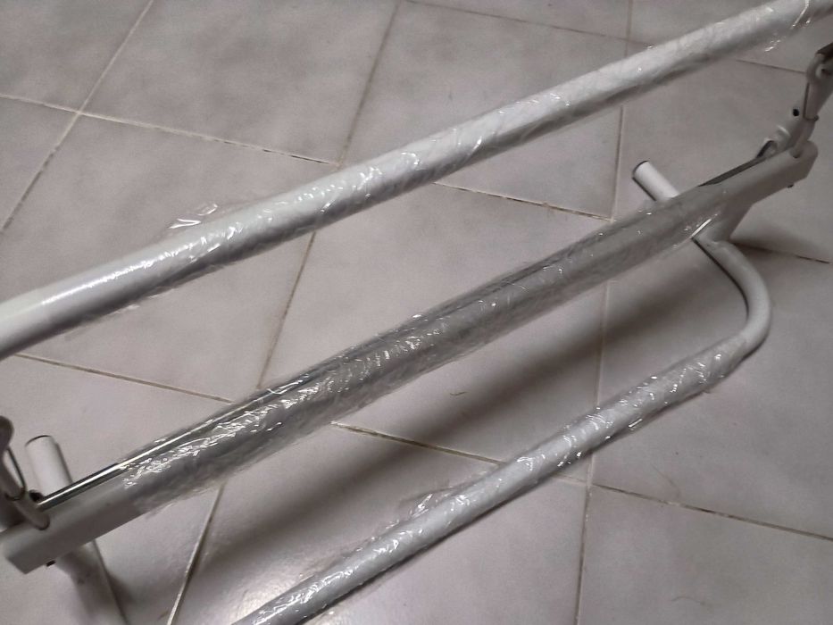 Suporte para Rolo / Bobine de Papel de Embrulho (62 cm) – Excelente Estado
