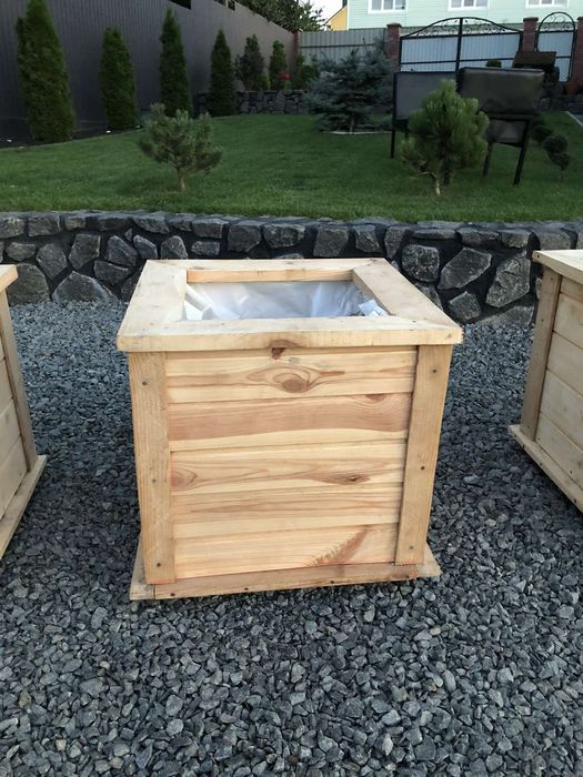 Кашпо  під туї ,квіти дерева ,декоративні