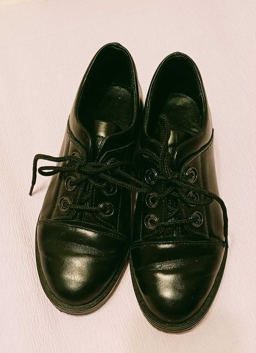 Туфлі на шнуровці чорні 36 розмір