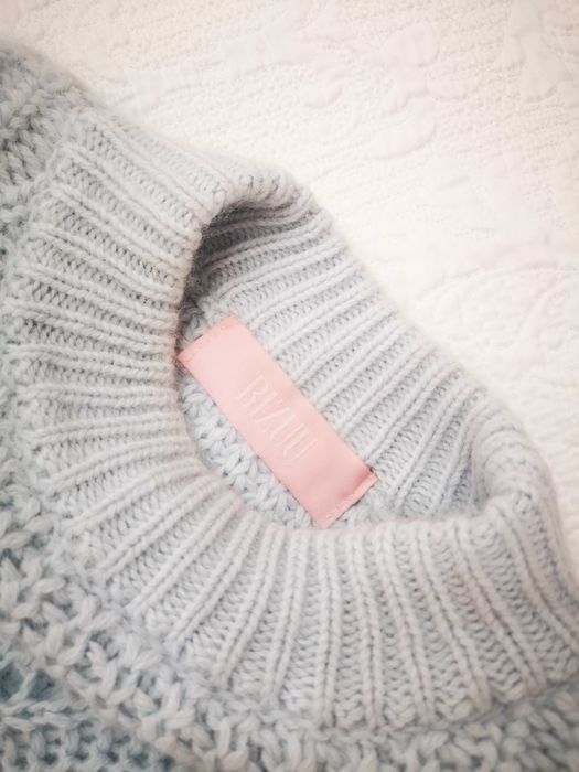 Wełniany sweter Bizuu