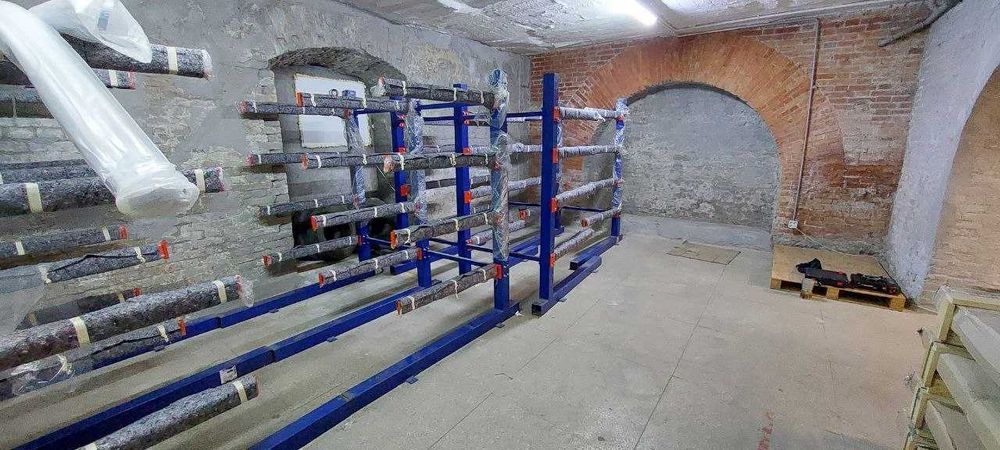 Консольный, кантилеверный стеллаж Продам