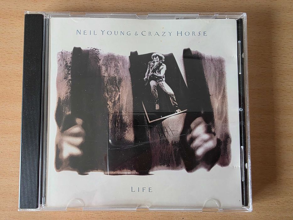 CD de música "Life" de Neil Young & Crazy Horse