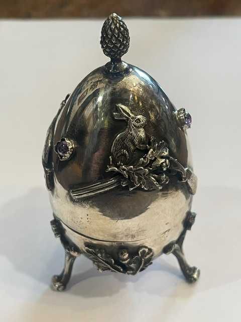 Carskie srebro - jajko myśliwskie z motywem zająca