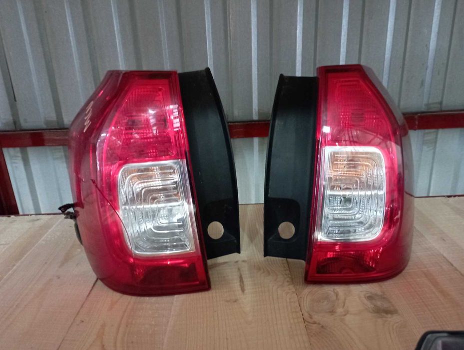 Фара Ліва/Права Renault Dacia Logan 2