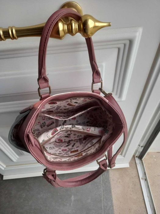 Elegante mala de senhora, da marca ''sweet & candy''.