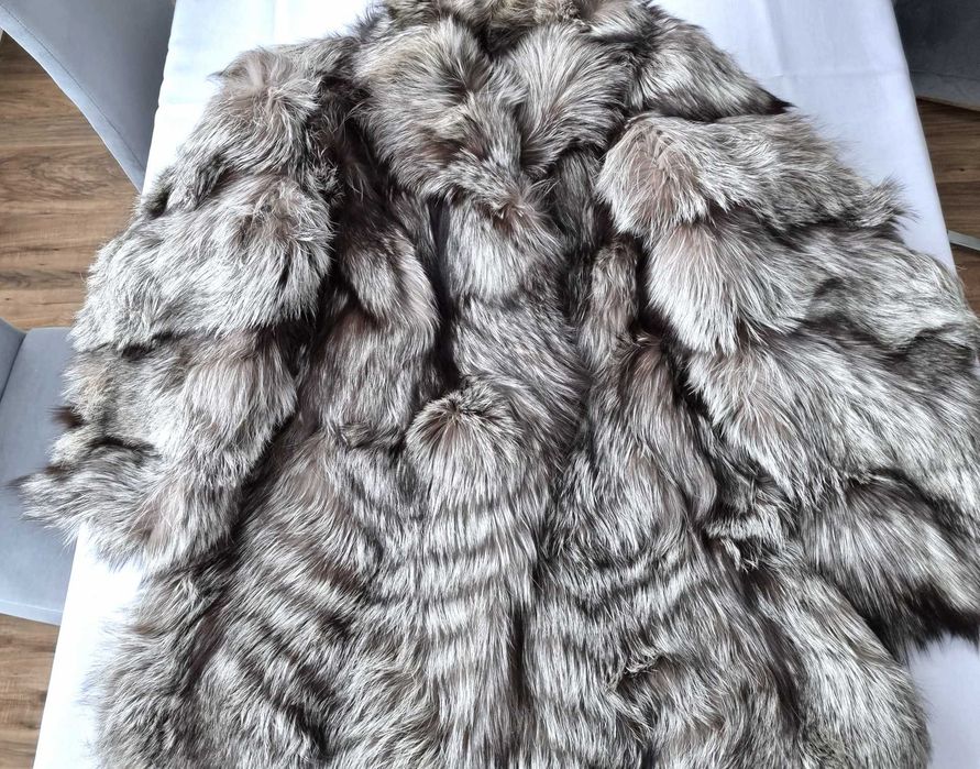 Eleganckie Futro Ze Srebrnego Lisa | Damskie | Rozmiar L/40