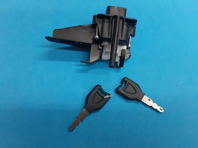 Botão fecho mala Renault Clio II de 1998 a 2001  (7701471225) NOVO