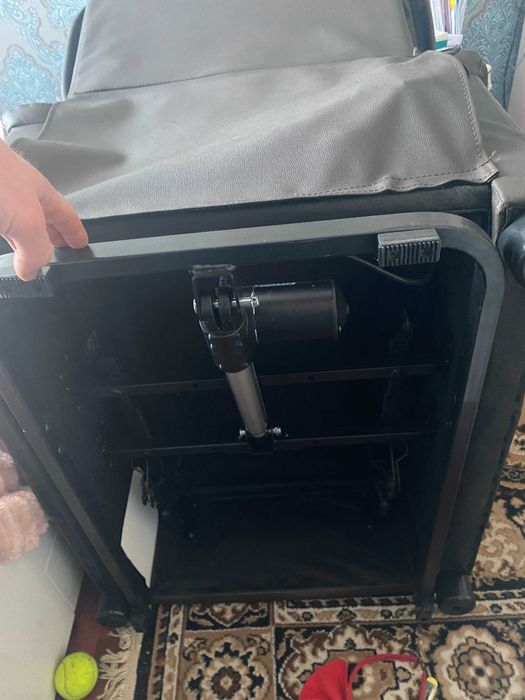 Крісло реклайнер з пультом