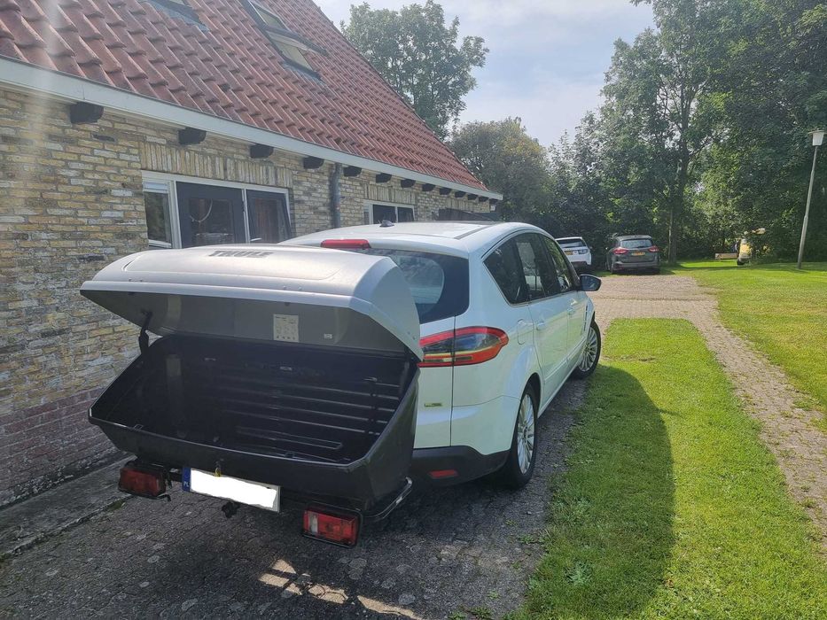 BOX na HAK wraz z Platforma montażową