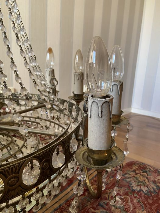 Candeeiro de Cristal Elegante com Detalhes Dourados