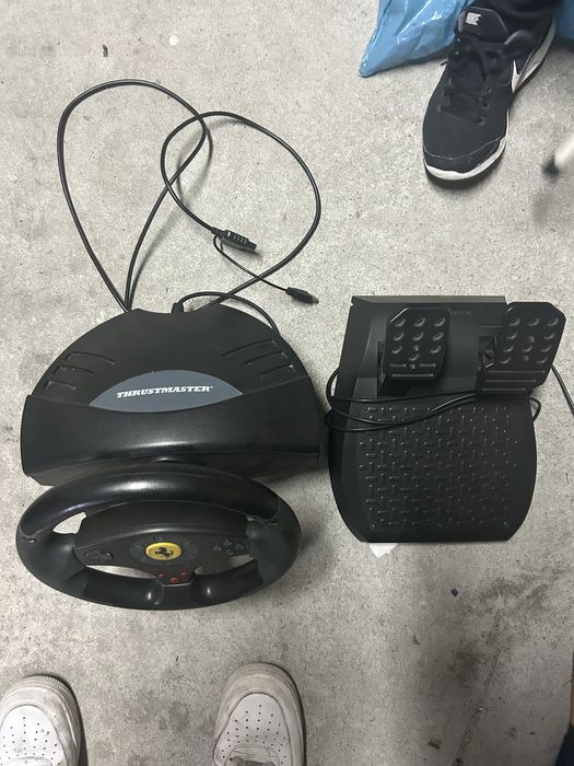 Volante thrustmaster Ferrari PS2
