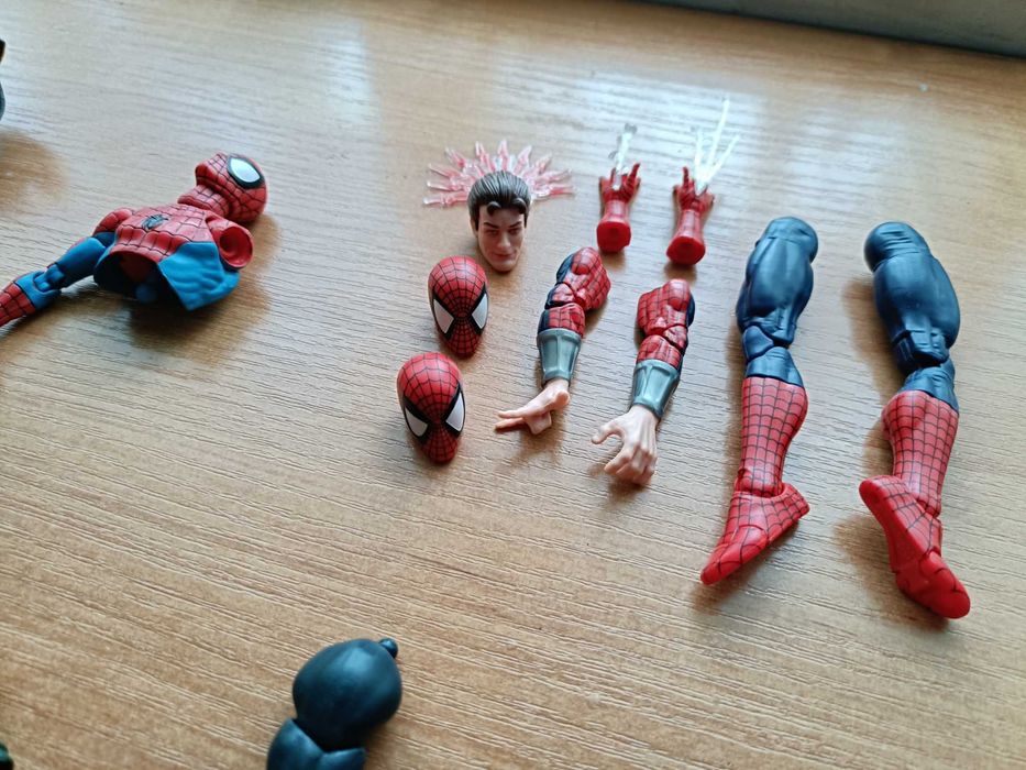 Деталі фігурок marvel legends mafex toybiz hasbro
