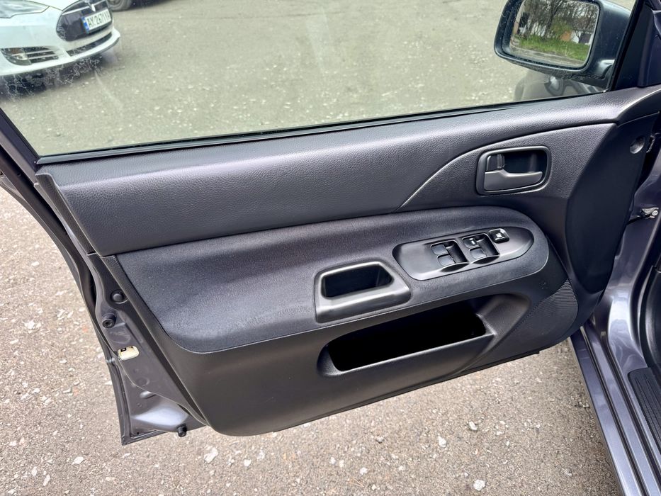 Продам Митсубиси Лансер