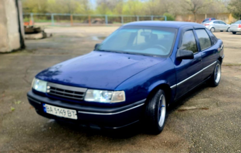 Продам Opel Vectra хозяйское авто