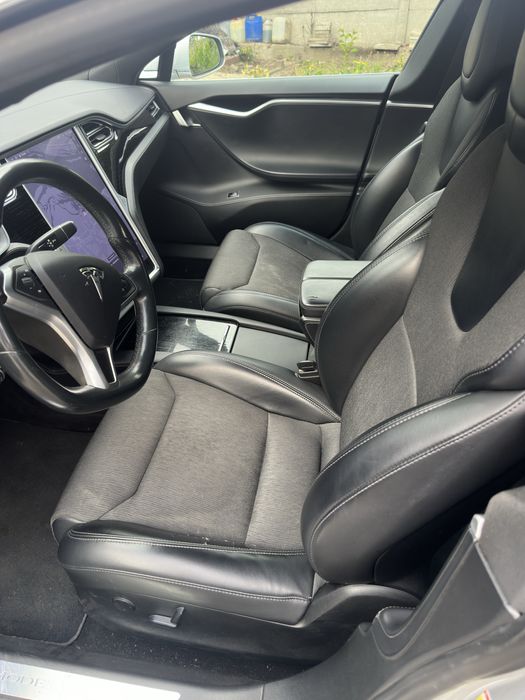 Продам Tesla S 2017