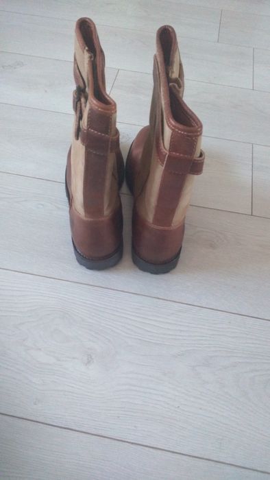 Sprzedaje buty zimowe z firmy Travelin