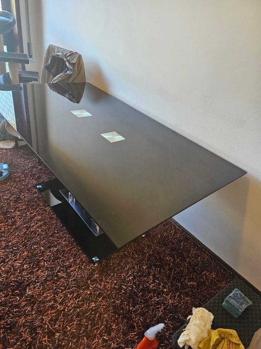 Mesa preta e com pés cromados64584582450562121