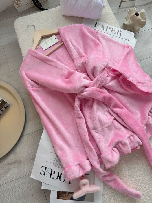 М’який жіночий халат з рюшами — рожевий, блакитний, білий