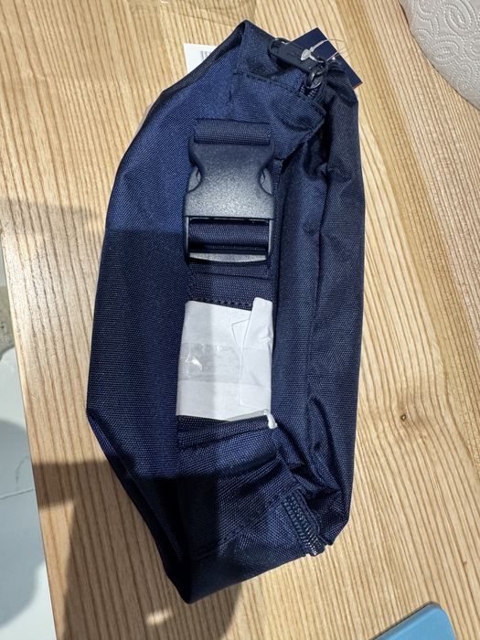 Nowa Granatowa Nerka Reebok