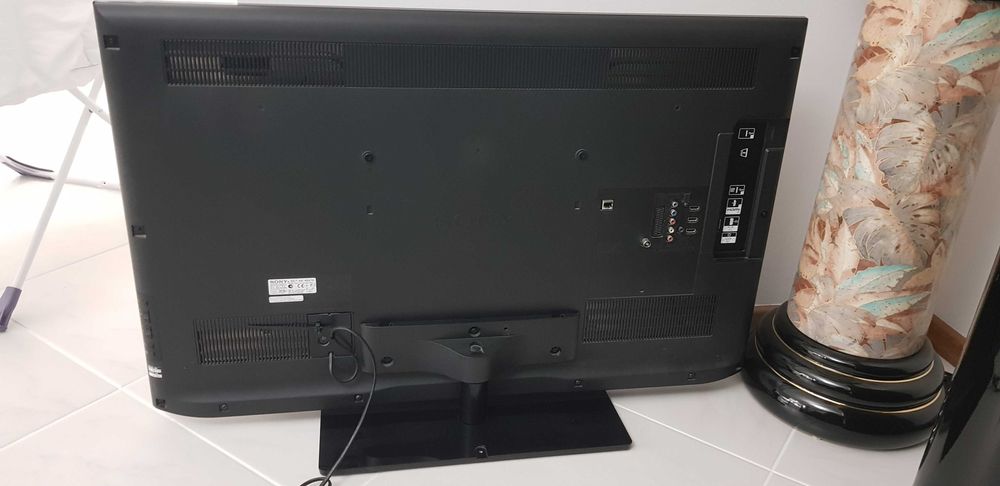Telewizor SONY Bravia KDL - 40EX720 40" używany w pełni sprawny