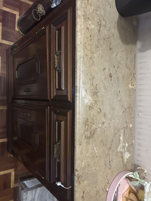 Movel com portas e gavetas