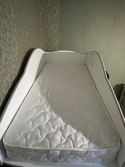 Кровать детская 3 в 1. Шкаф, письменный стол