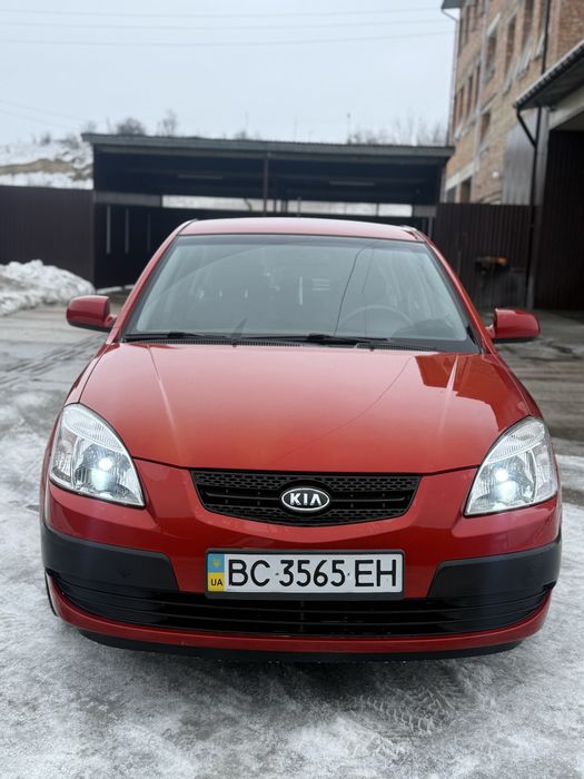 Kia rio 1.4 бензин АВТОМАТ