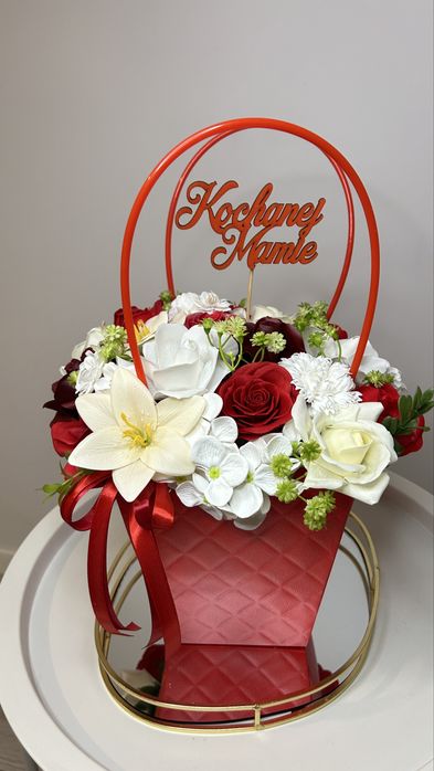 Flower box kosz kwiaty róże mydlane bukiet prezent czerwony