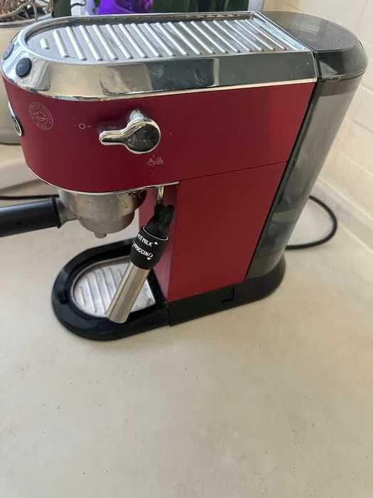 Кавоварка DeLonghi EC 685 R