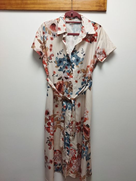 Vestido branco florido