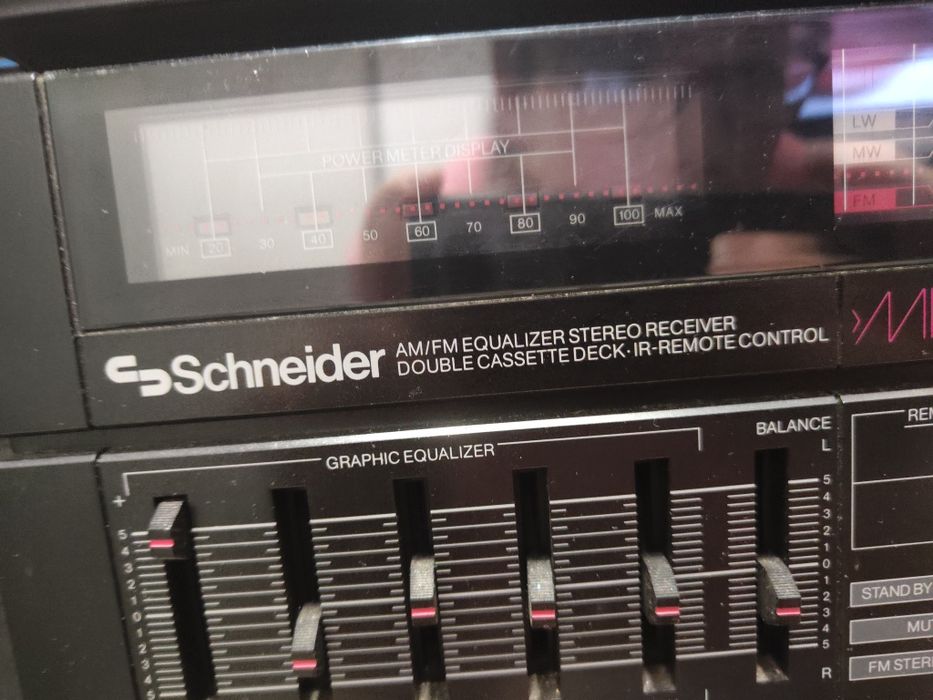 Gira-discos com rádio e cassete