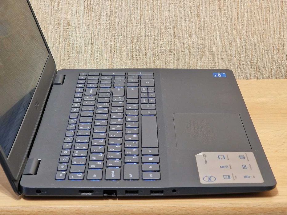 Dell Vostro 3500 Intel Core i7-1165G7 RAM16Gb SSD 256Gb Батарея 9годин