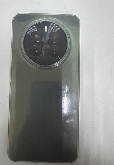 Realme 12      8/512гб