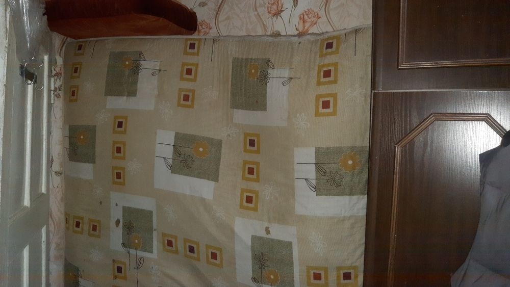 Мебель Б/У,стенка/шкафы,стол компьютерный, матрас200×160пружинный