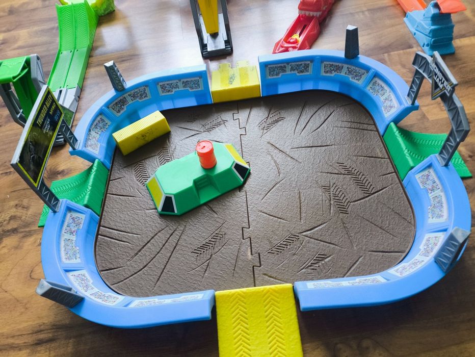 Zabawki monster jam, hot wheels