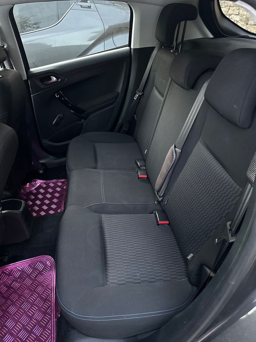 Peugeot 208 em ótimo estado