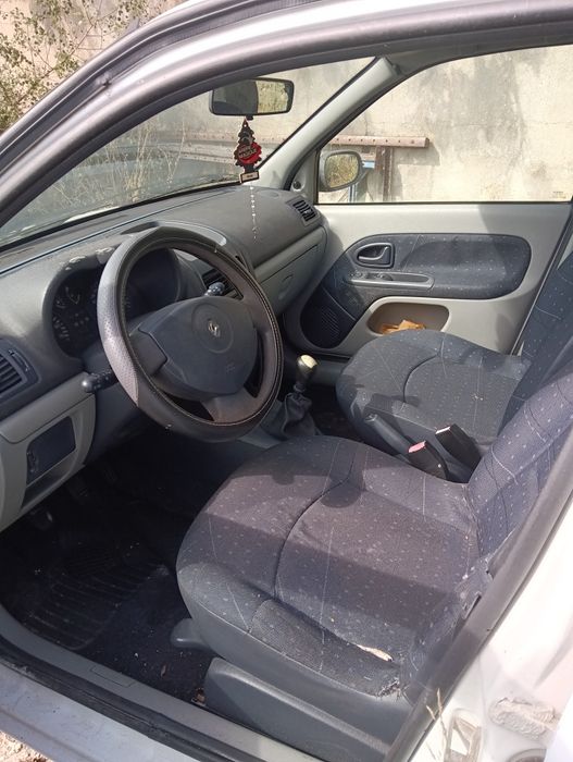 Renault Clio 1.2 16v 2003 para peças o reparação