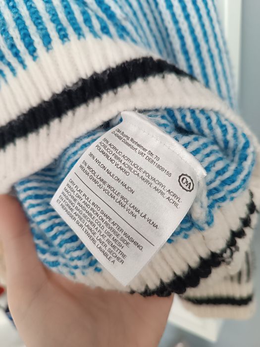 Sweter z dodatkiem wełny